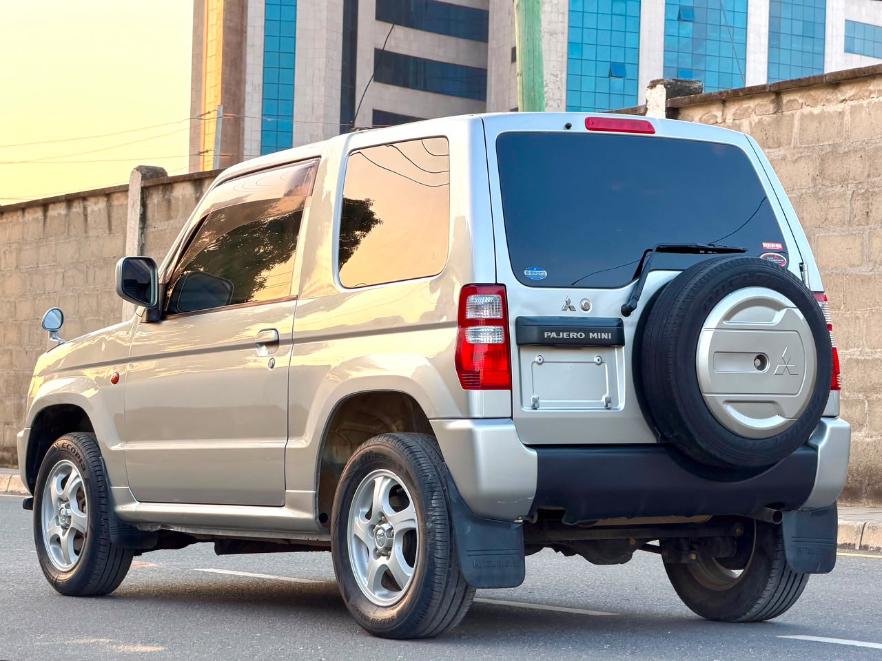 MITSUBISH PAJERO thumbnail 9
